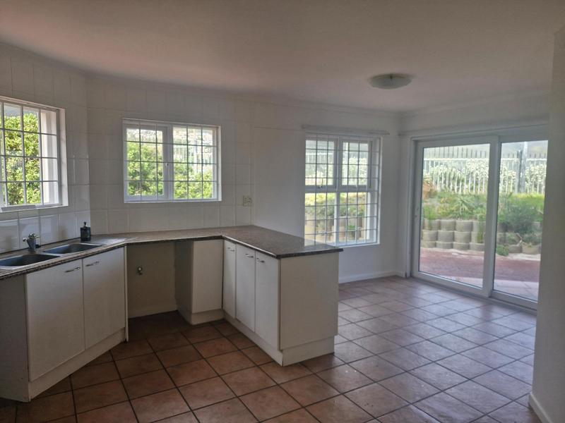 To Let 3 Bedroom Property for Rent in Hout Bay Western Cape